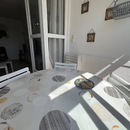 T2 Pour 4 Personnes Avec Parking Au Cap D'agde - Fr-1-749-108
